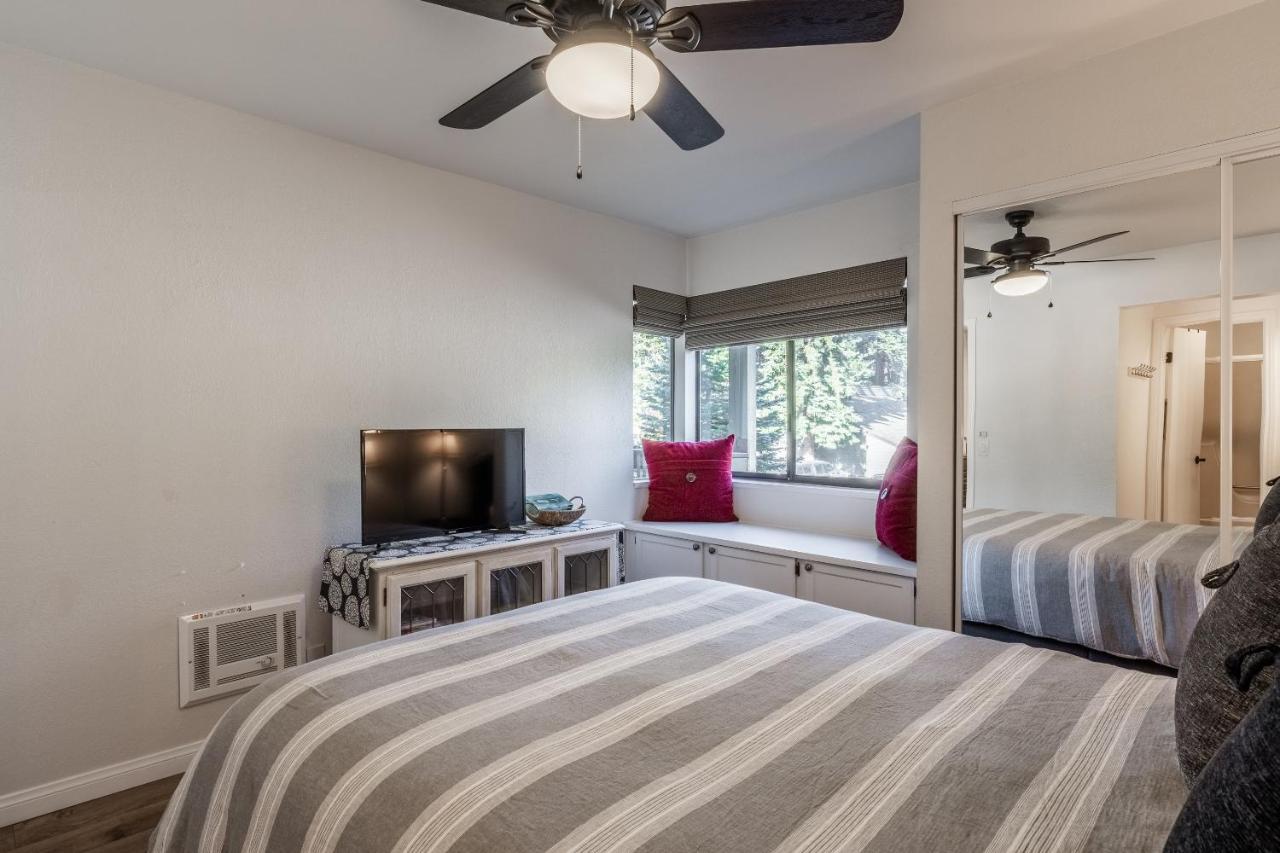 Highly Updated 1 Bedroom Plus Den, 2 Bath Crestview Unit 5 Sleeps Up To 4 Located Near Canyon Lodge Mammoth Lakes Buitenkant foto